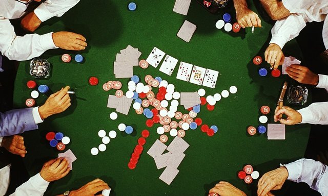 Vị trí chơi Poker vô cùng quan trọng để dành chiến thắng